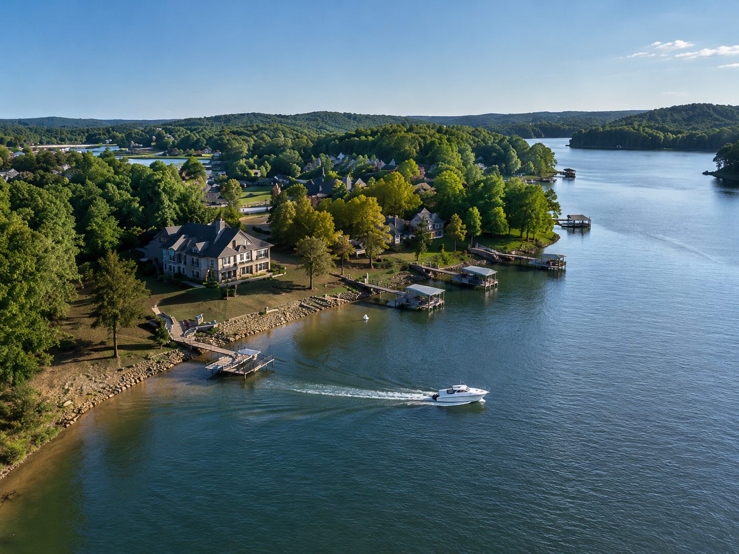 Luxury waterfront homes along Tellico Lake in East Tennessee